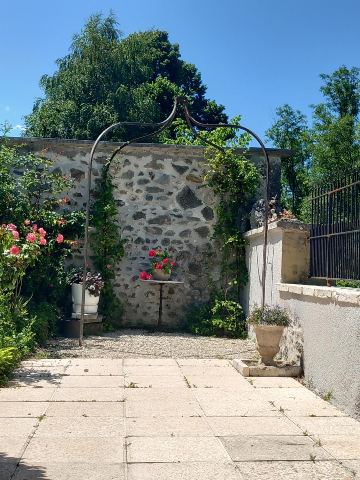 Hotel L'Escale De Beauregard Coublevie Zewnętrze zdjęcie